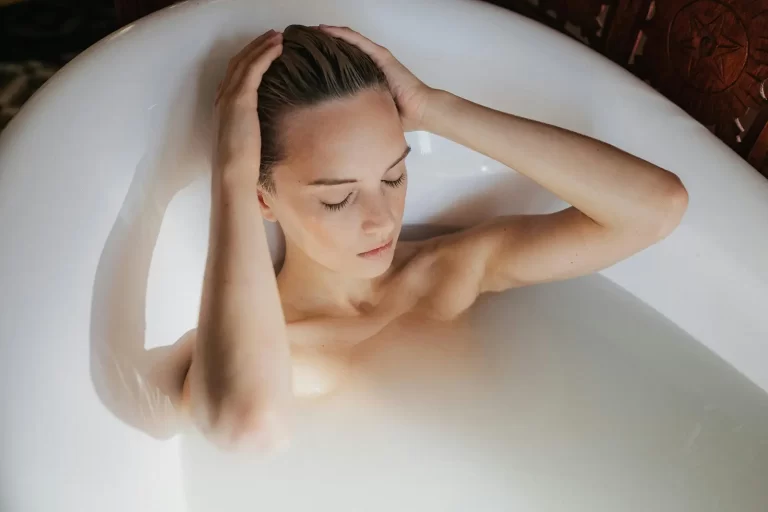 Scopri di più sull'articolo Idroterapia. Curarsi con l’acqua a casa propria